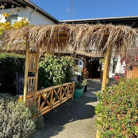 Zu Jeddelohs & -adult Friendly Lejlighedshotel