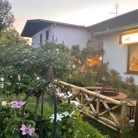 Zu Jeddelohs & -adult Friendly Lejlighedshotel