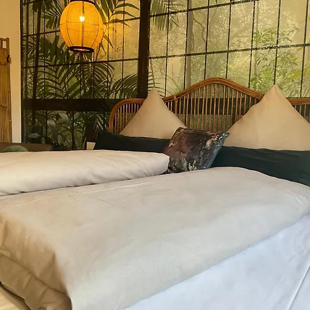 Zu Jeddelohs & -adult Friendly Lejlighedshotel