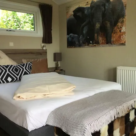 Zu Jeddelohs & -adult Friendly Lejlighedshotel